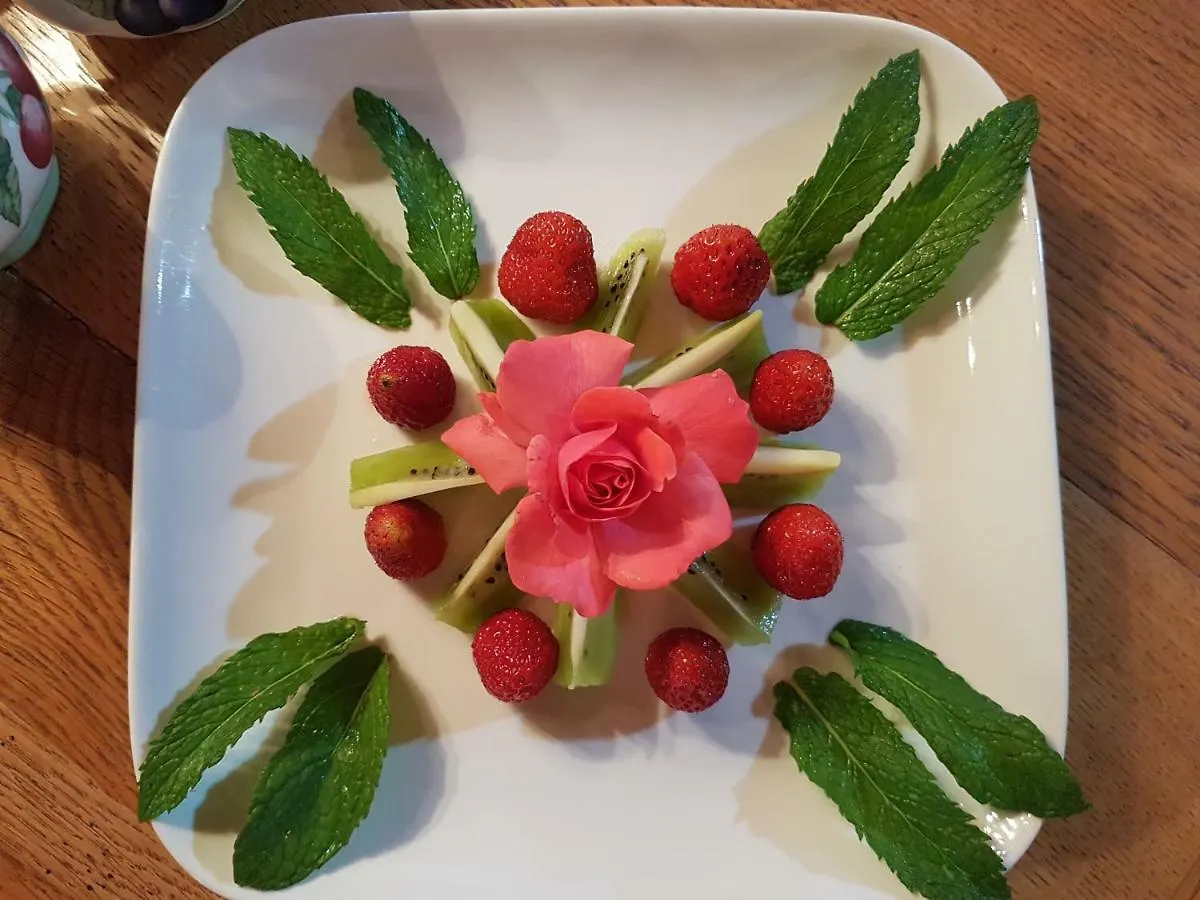Biohof Hausberg Bed & Breakfast Egglham 0*,  Almanya